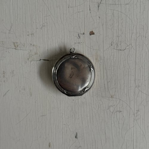 Reliquaire portatif en argent double face de saint Jean-Marie Vianney M3629