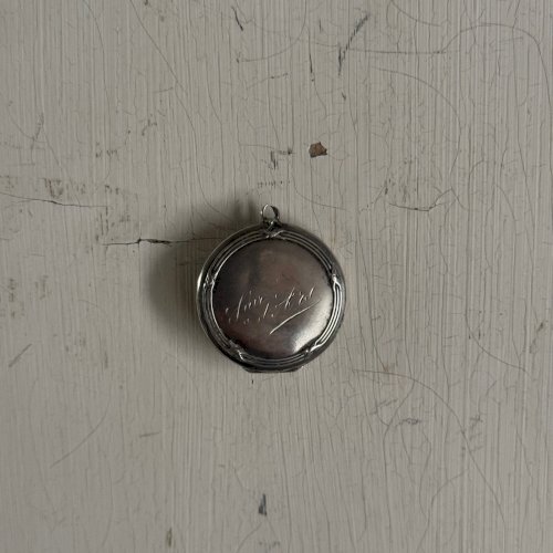 Reliquaire portatif en argent double face de saint Jean-Marie Vianney M3629