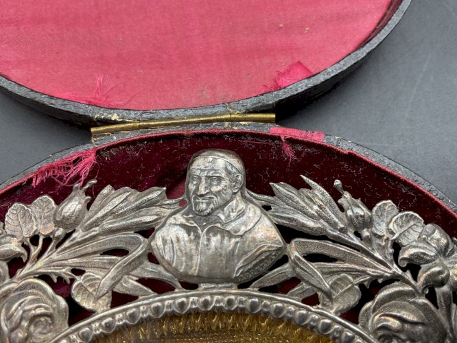 Reliquaire Saint Vincent De Paul ,Dans Son Écrin , en argent