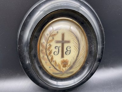 reliquaries with hair Napoleon III frame