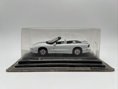 Pontiac Firebird (1999) 1/43