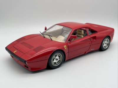  Ferrari GTO (1984) 1/18 Burago