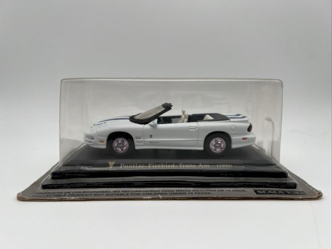 Pontiac Firebird (1999) 1/43