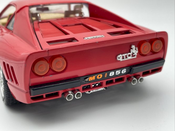  Ferrari GTO (1984) 1/18 Burago