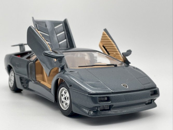  Lamborghini Diablo (1990) 1/24 Burago