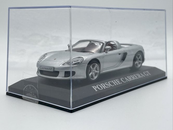  Porsche Carrera GT 1/43