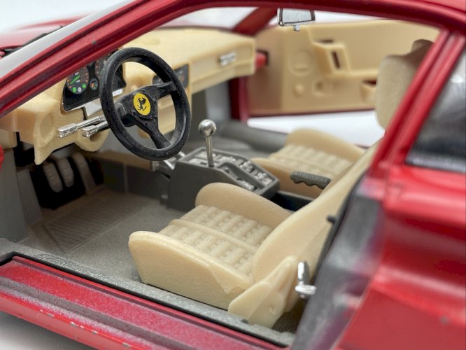  Ferrari GTO (1984) 1/18 Burago