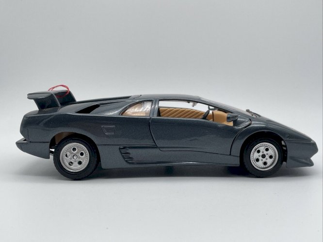  Lamborghini Diablo (1990) 1/24 Burago