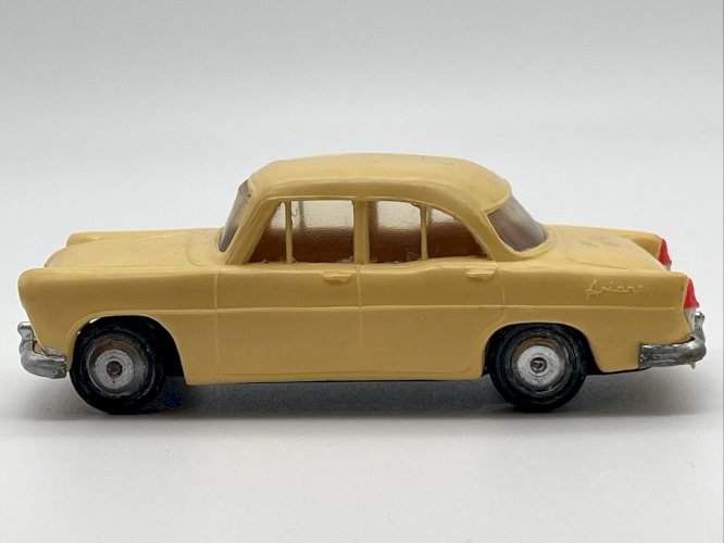  Simca Ariane 1/43 Norev