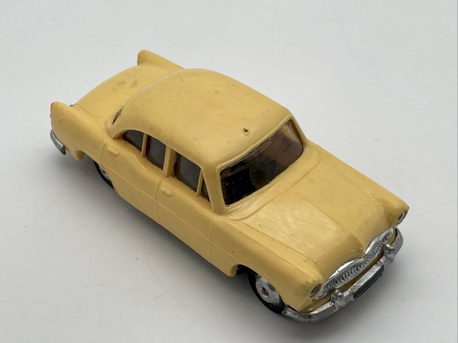  Simca Ariane 1/43 Norev