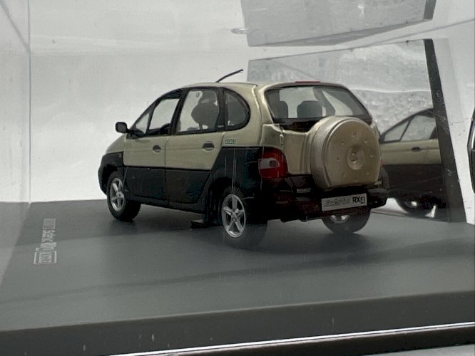 Renault Scénic RX4 Aigle 1/43 Universal Hobbies