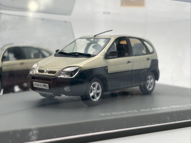 Renault Scénic RX4 Aigle 1/43 Universal Hobbies