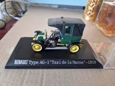 RENAULT Type AG Taxi de la Marne 1910 Universal Hobbies 1/43 en boite