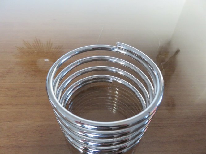 RESSORT CHROME PRESSE PAPIER, OBJET DE DECORATION ANNEES 70 VINTAGE