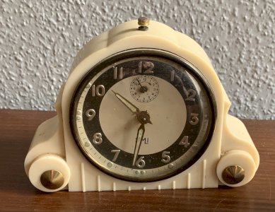 Réveil mécanique en bakélite SMI art déco fonctionne