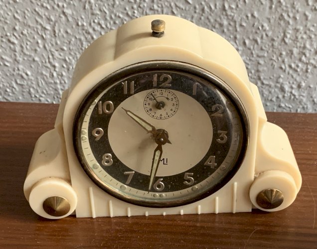 Réveil mécanique en bakélite SMI art déco fonctionne