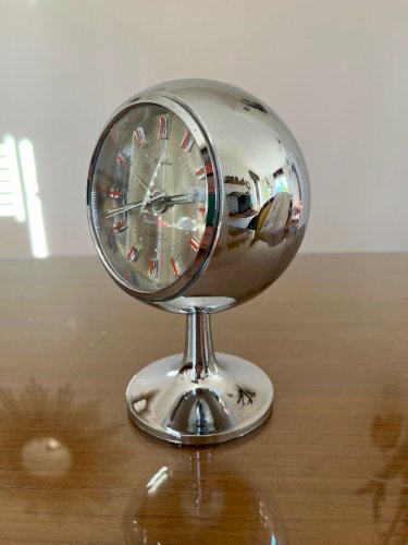 REVEIL MECANIQUE  RHYTHM JAPON N°51129, PIED TULIPE CHROME ANNEES 70 VINTAGE 