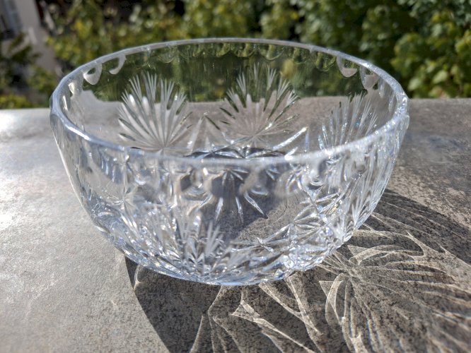 Rince doigt ou petit bol en cristal taillé 12 cm hauteur 5,7 cm pour  sauce, crème, cacahuètes ...