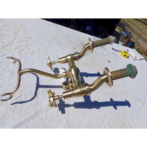 Robinet Ancien de Baignoire en Bronze