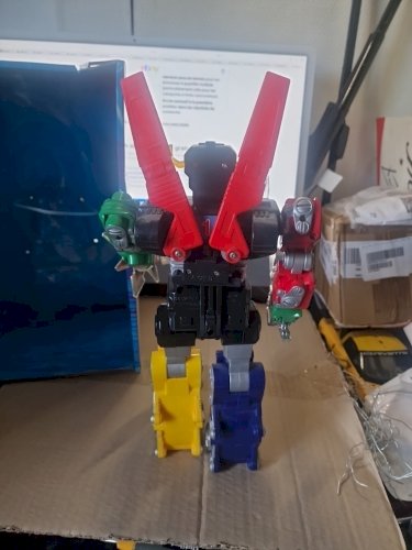 ROBOT Voltron cyber sentinel -30 cm-motion ,light and sound