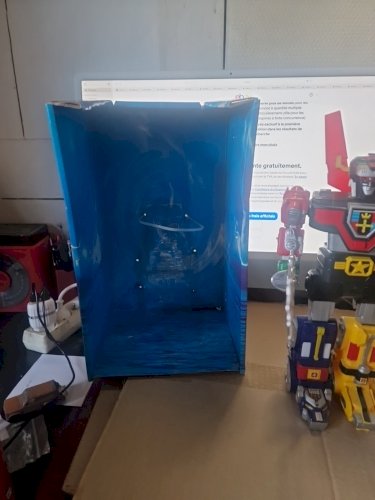 ROBOT Voltron cyber sentinel -30 cm-motion ,light and sound