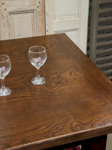 Romy, la grande table à manger en bois massif N°490