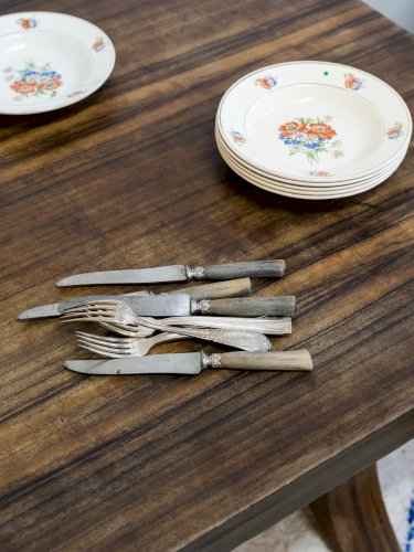 Romy, la grande table à manger en bois N°526