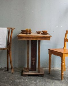 Romy, the square wooden dining table N°525