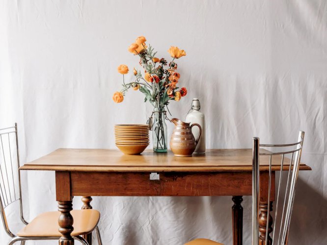 Romy, la table à manger en bois clair N°594