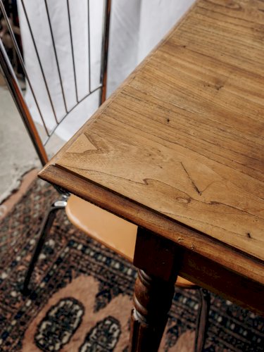 Romy, la table à manger en bois clair N°594