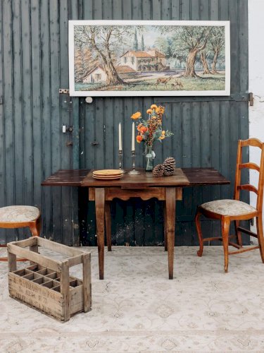 Romy, la table à manger en bois foncé N°504