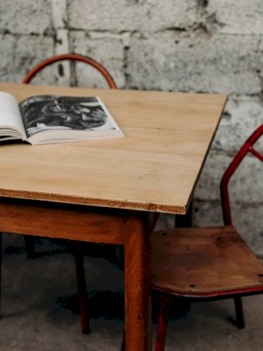 Romy, la table à manger en bois N°237