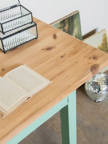Romy, la table à manger en bois N°261