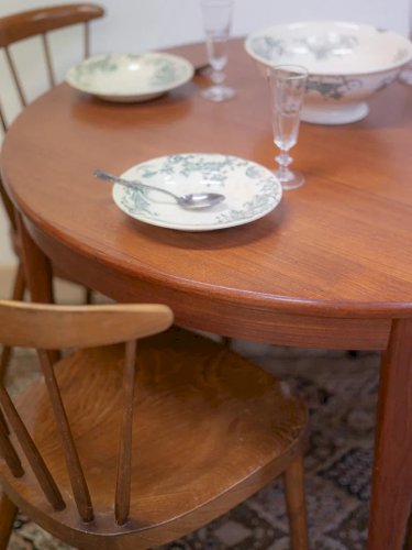 Romy, la table à manger en bois N°393