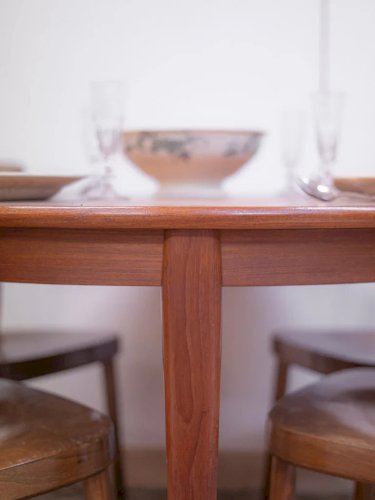 Romy, la table à manger en bois N°393