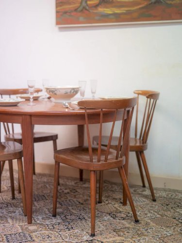 Romy, la table à manger en bois N°393