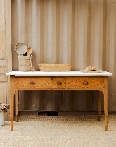 Romy, la table à manger en bois N°395