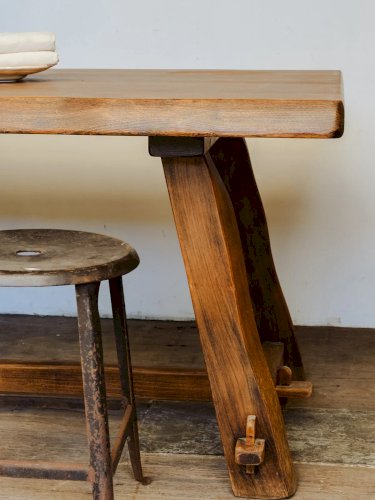 Romy, la table à manger en bois N°410