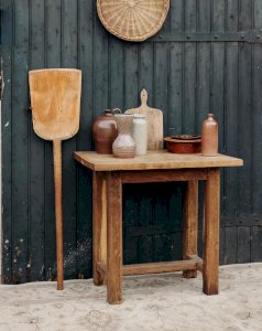 Romy, the wooden dining table No. 431