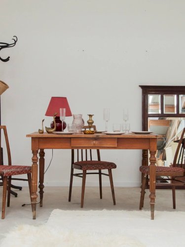 Romy, la table à manger en bois N°455