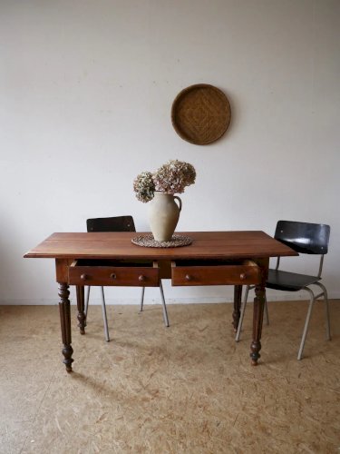 Romy, la table à manger en bois N°477