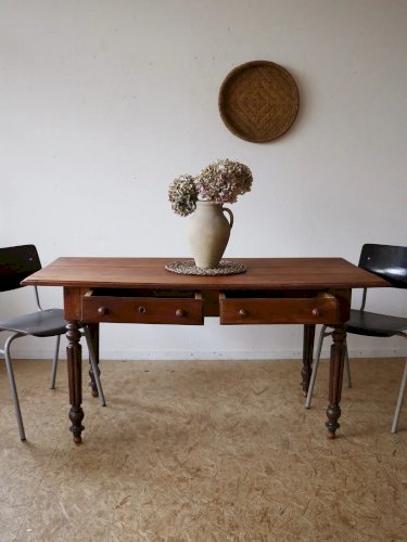 Romy, la table à manger en bois N°477