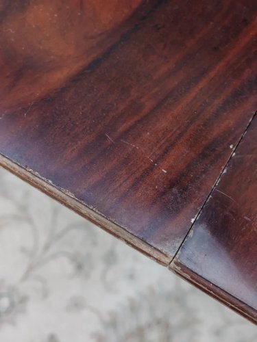 Romy, la table à manger en bois N°505