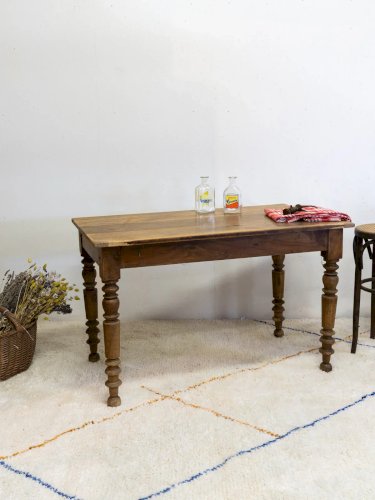 Romy, la table à manger en bois N°527