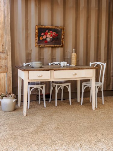 Romy, la table à manger en bois N°530