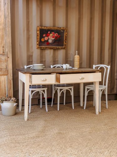 Romy, la table à manger en bois N°530