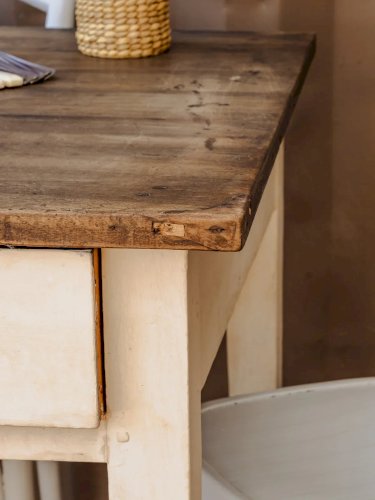 Romy, la table à manger en bois N°530