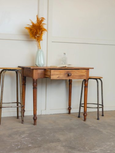 Romy, la table à manger en bois N°590