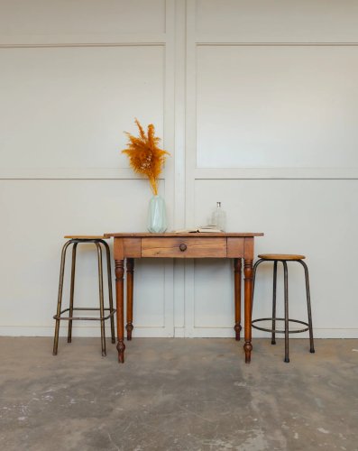 Romy, la table à manger en bois N°590