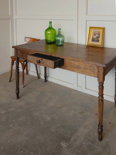 Romy, la table à manger en bois N°593